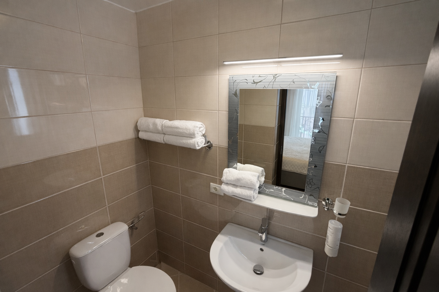 Cameră Matrimonială cu Balcon (4 camere) - Imagine6